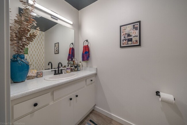 Building Photo - Central location in country setting! In law unit attached to house! MUST SEE!