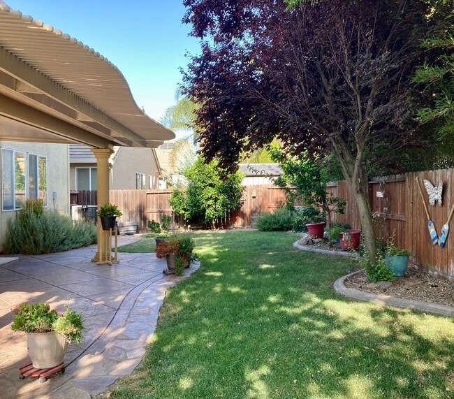 Primary Photo - Spacious 4-Bedroom Home in Woodland –Cul-d...