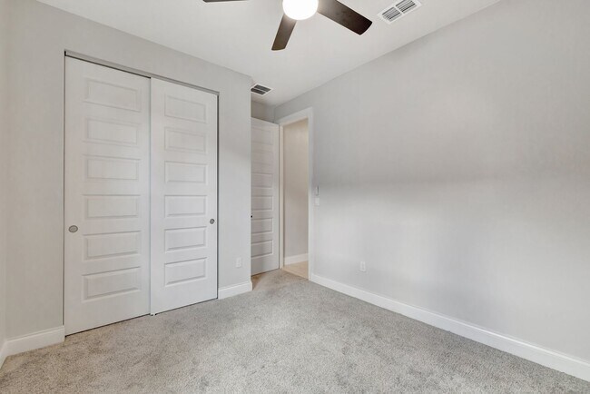 Building Photo - Spacious 4BR Home in Port St. Lucie – Modern Comfort Awaits