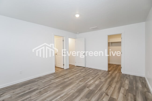 Building Photo - 2493 W Pollinator Dr