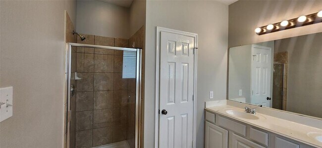 Building Photo - 21747 Sierra Long Dr