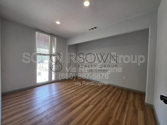 Building Photo - 412 E William St