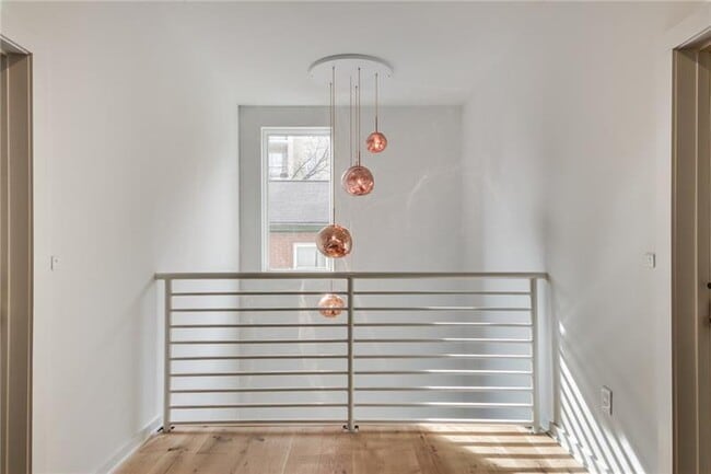 Building Photo - 208 12th St NE