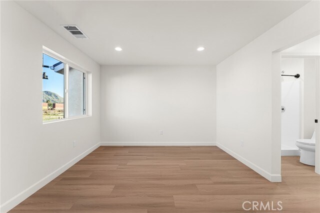 Building Photo - 902 S Hert St