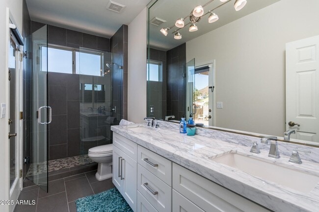 Building Photo - 908 E Waltann Ln