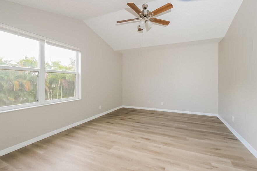 Building Photo - 7678 Oakboro Dr