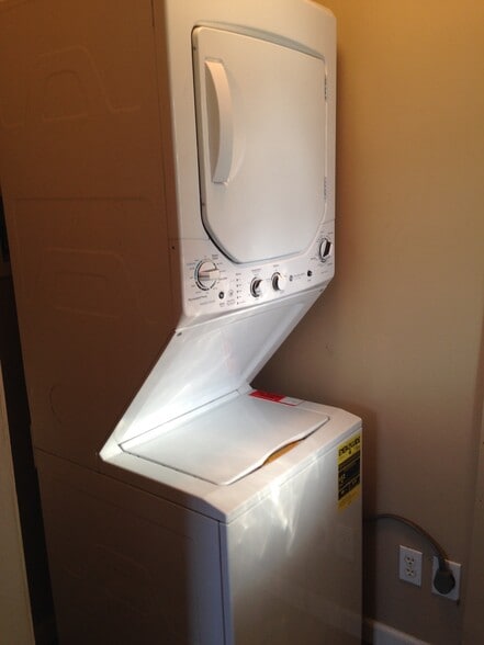 Building Photo - 1201 7th St