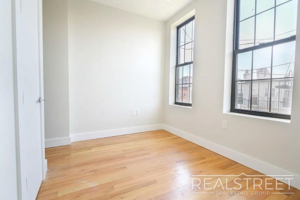 Building Photo - Greene Avenue