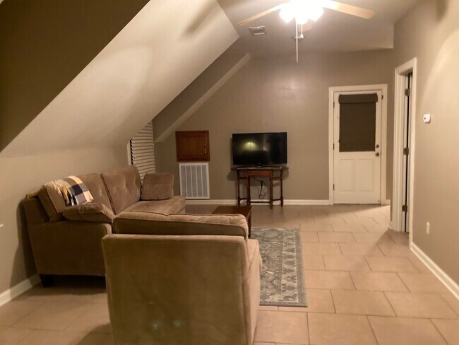 Building Photo - 3065 Green Fairway Cove N