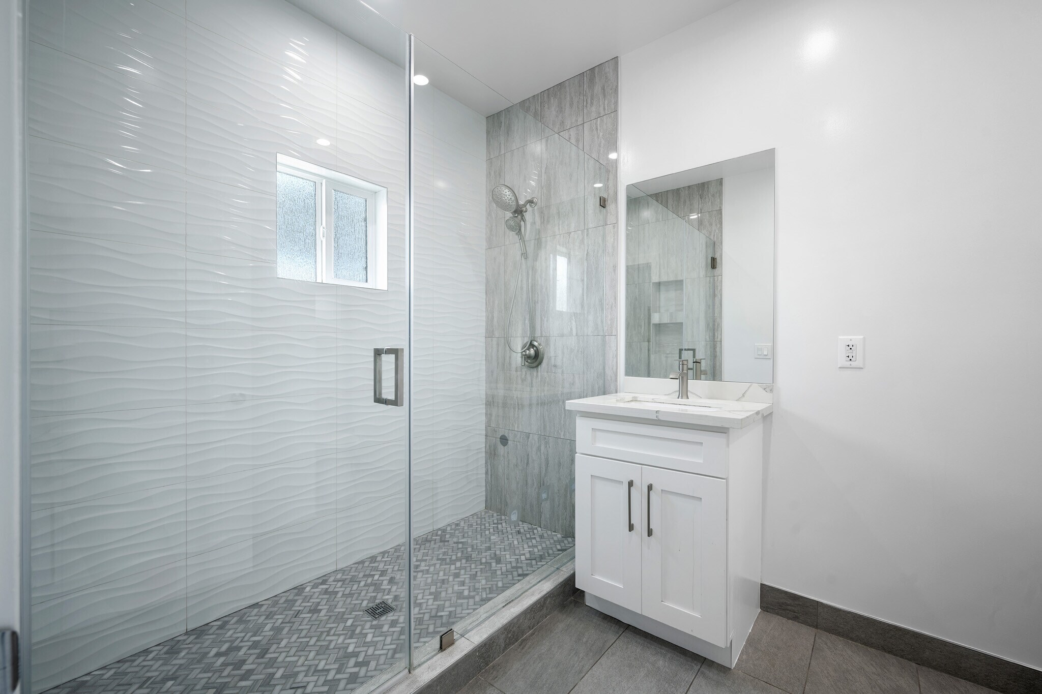 Building Photo - 13311 Wixom St