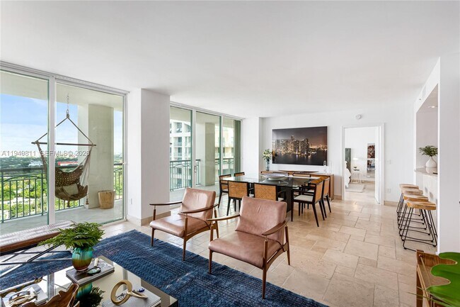 Building Photo - 3400 SW 27th Ave