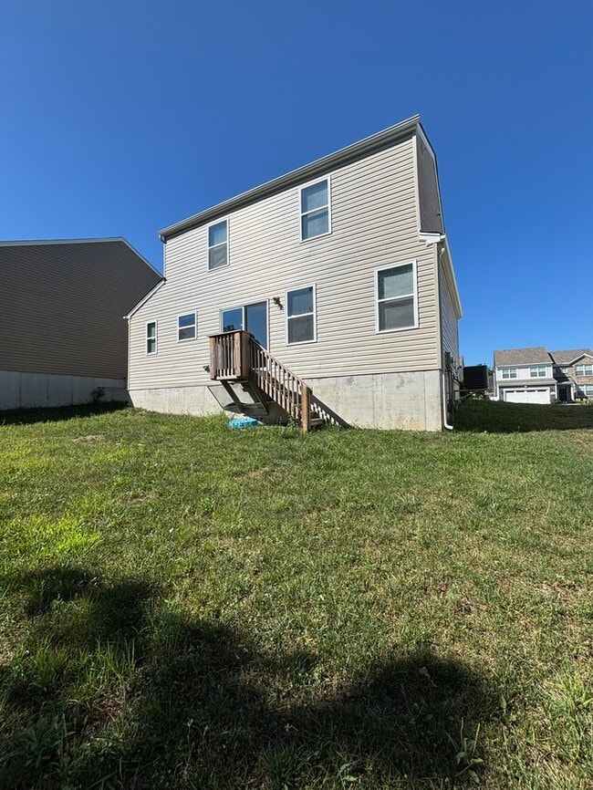 Building Photo - 2202 Pine Valley Dr