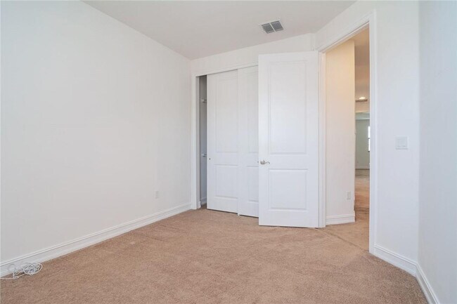 Building Photo - 126 Riverwalk Cir E