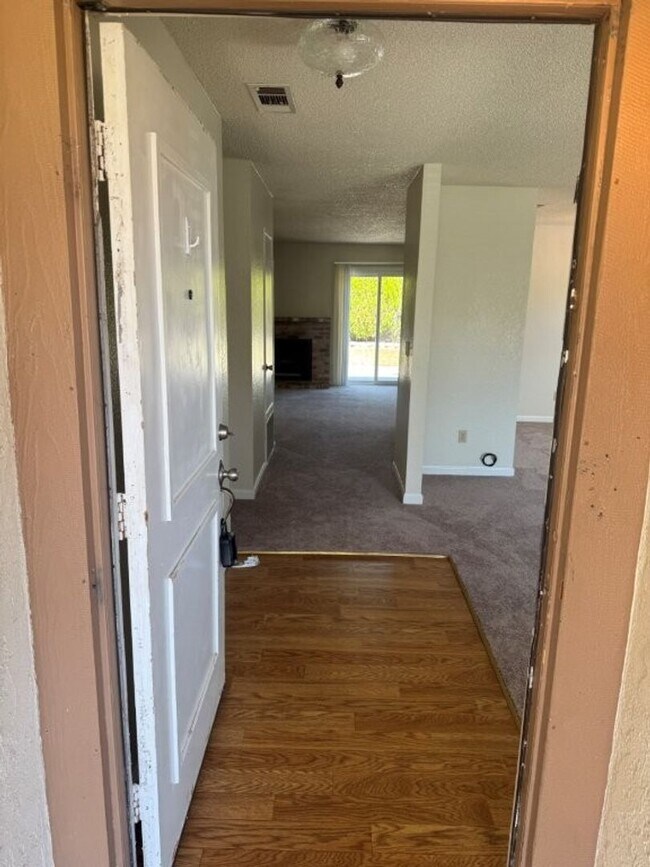 Building Photo - 2766 Applewood Dr