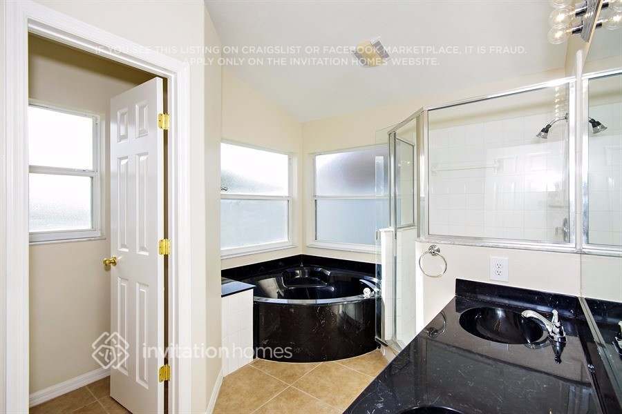 Building Photo - 11235 Crystal Glen Blvd