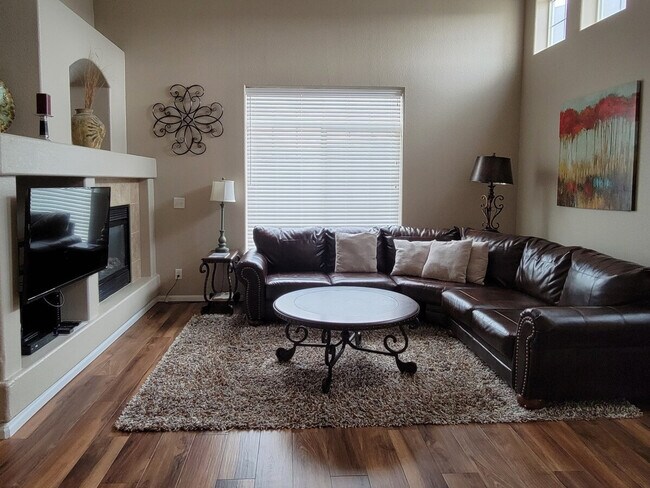 Building Photo - 479 Black Feather Loop