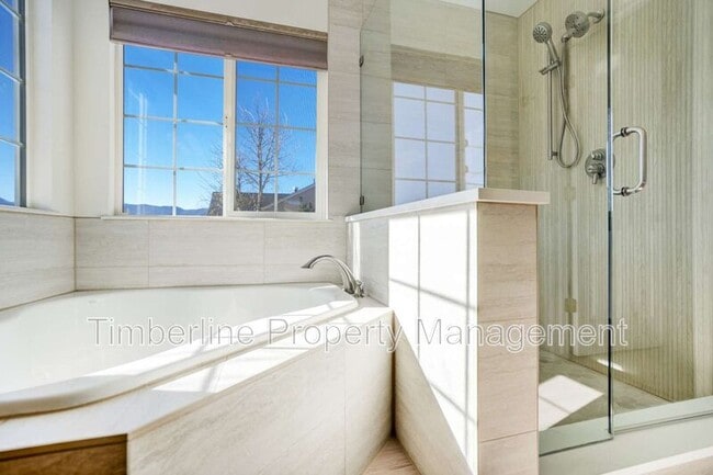 Building Photo - 14480 Tierra Dr