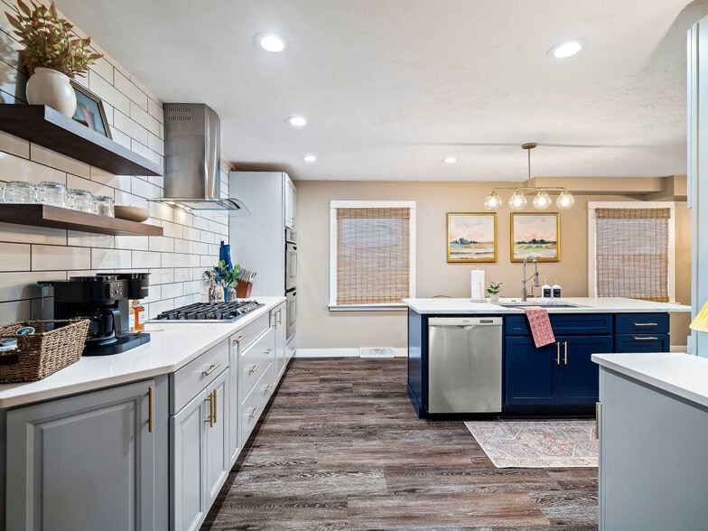 Building Photo - 32071 Lake Rd