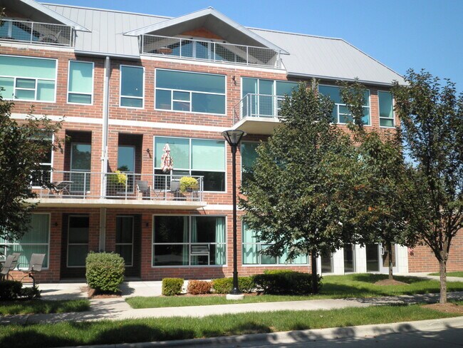 Primary Photo - 300 Hamilton St