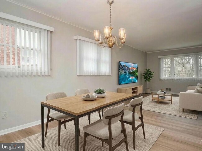 Building Photo - 4426 Hallet St