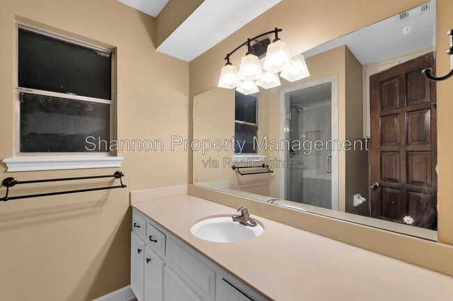 Building Photo - 3810 Glenheather Dr