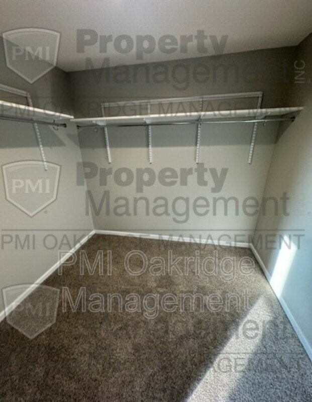 Building Photo - 223 Bruns Dr