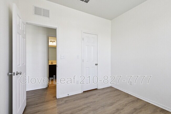 Building Photo - 3628 Lazy Diamond