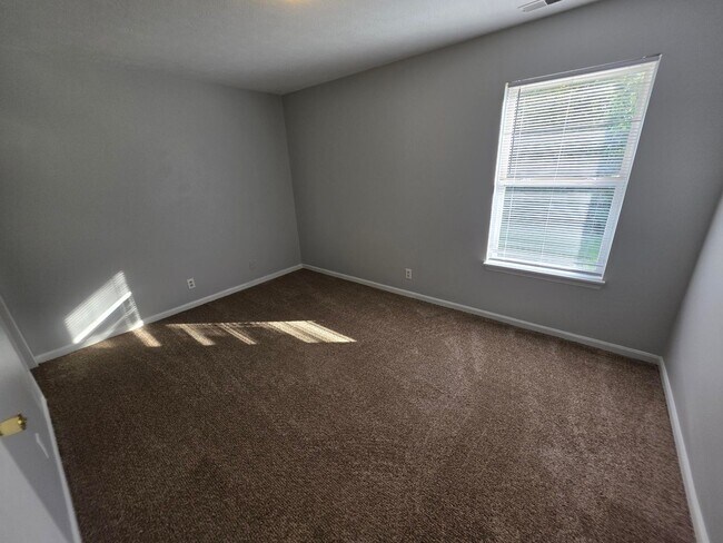 Building Photo - 2705/2707 Plaza Ln