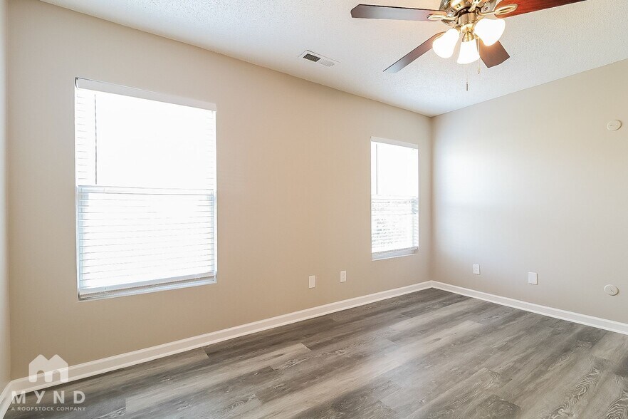 Building Photo - 6005 Sedalia Ct