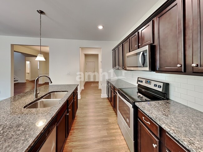 Building Photo - 1327 Weatherbrook Cir