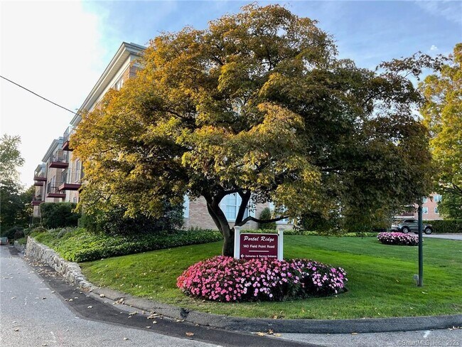 Building Photo - 140 Field Point Rd