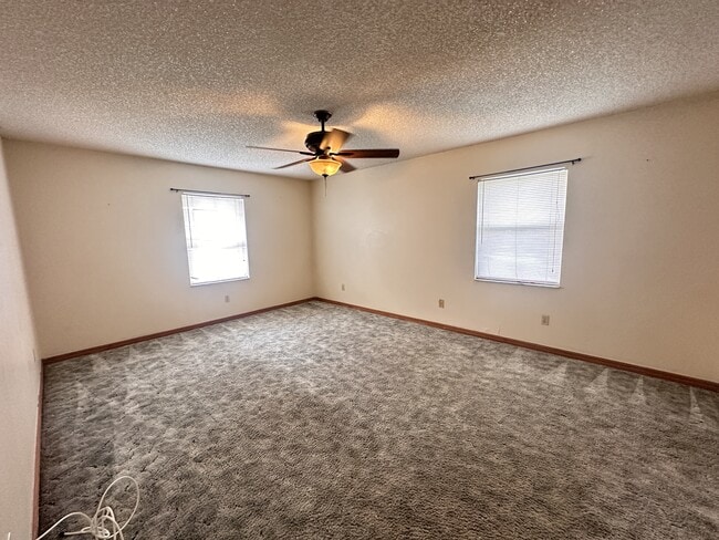 Building Photo - 13502 SW 43rd Cir