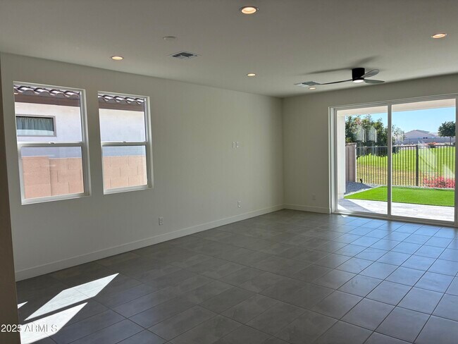 Building Photo - 10862 N Brownsville Ln