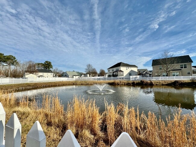 Building Photo - 4-Bedroom Home Ready 07-10-26!! Gourmet Kitchen - Fenced Backyard - Pet Friendly!