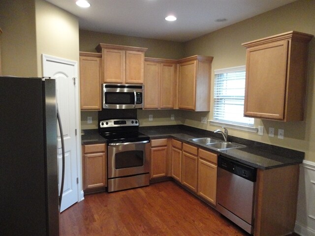 Building Photo - 667 W Heatherstone Ln