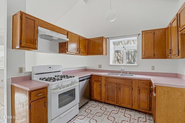 Building Photo - 905 Mark Wallace Ln