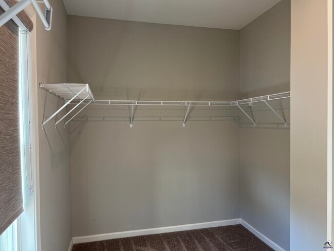 Building Photo - 401 Tivoli Wy