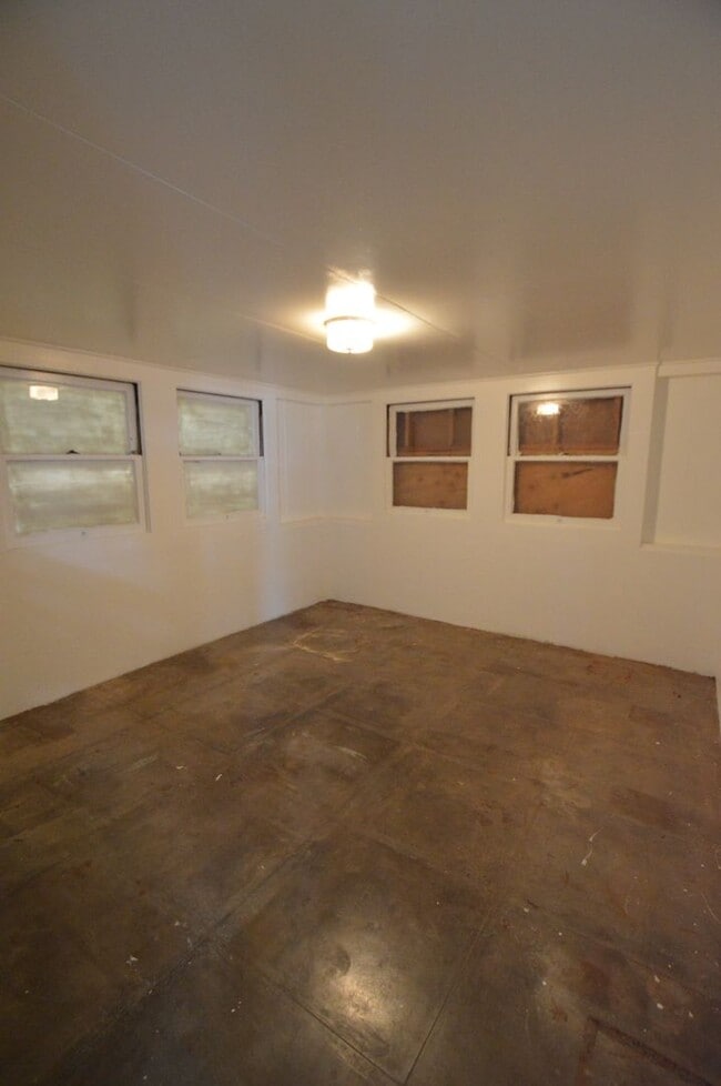 Building Photo - L769ach (REOM)