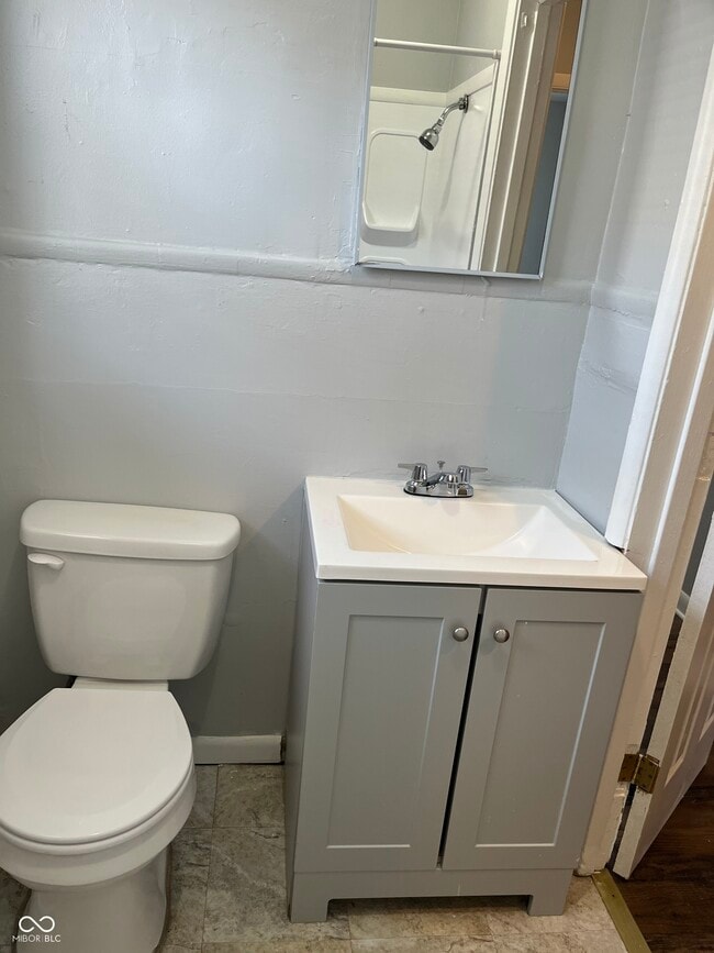 Building Photo - 628 N Oxford St