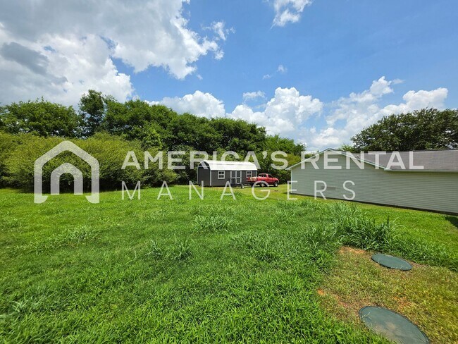 Building Photo - DEPOSIT PENDING!!! - Four Bedroom, Modern Home for Rent in Eastaboga - Available NOW!