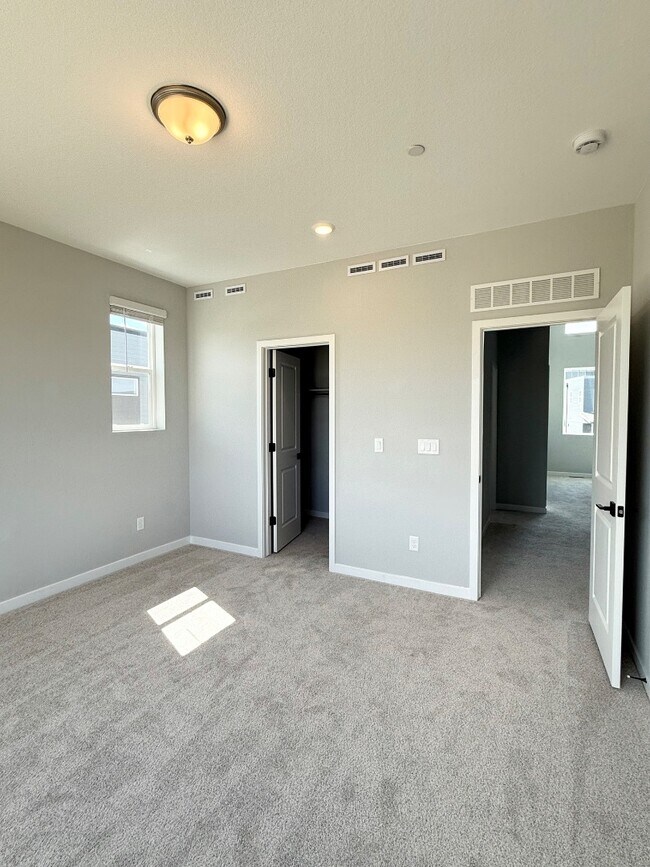 Building Photo - 16551 Peak Wy