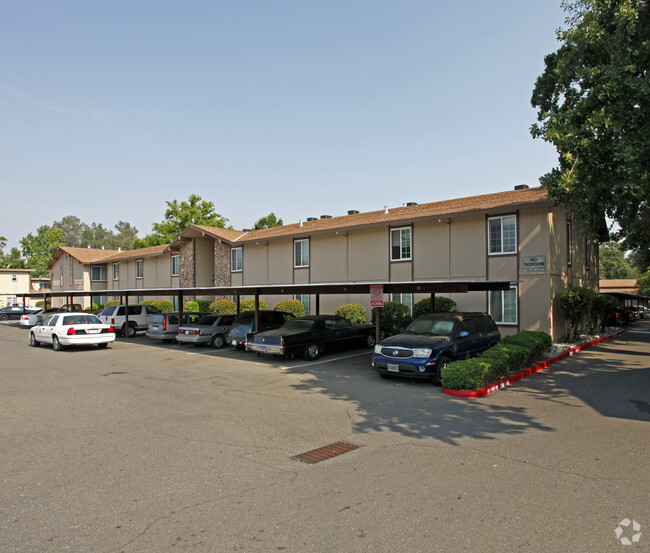 Building Photo - Forest Creek Apartments