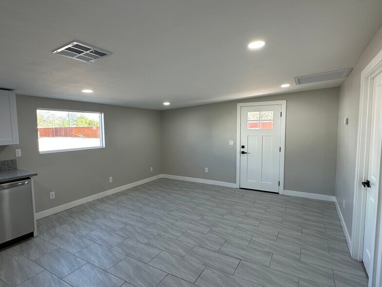 Open floorplan - 1331 W Speedway Blvd