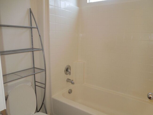 Building Photo - 39288 Half Moon Cir