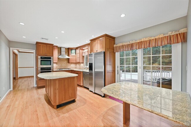 Building Photo - 11 Orchard Cir