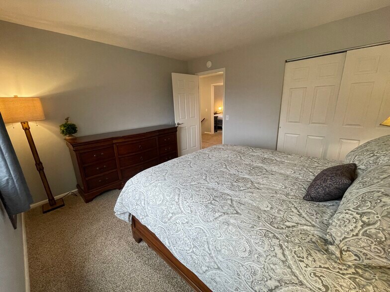 Building Photo - 27 Mayapple Ln