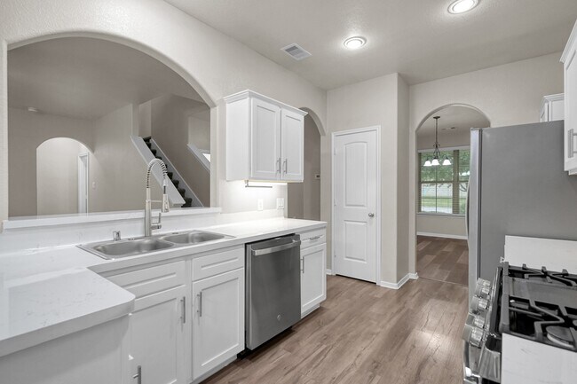 Building Photo - 9575 E Woodmark