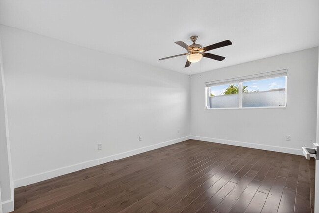 Building Photo - 110 Shore Ct