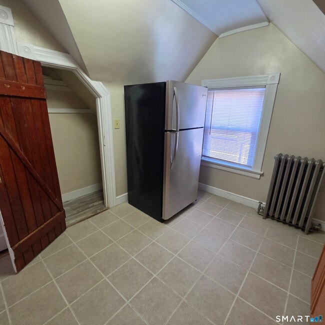 Building Photo - 142 Oakland Terrace