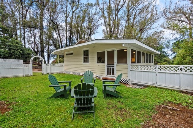 Building Photo - 2 Bedroom, 1 Bath furnished Cottage